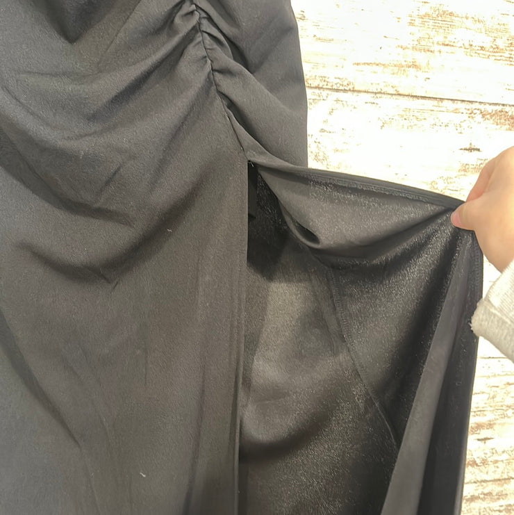 BLACK LONG EVENING GOWN