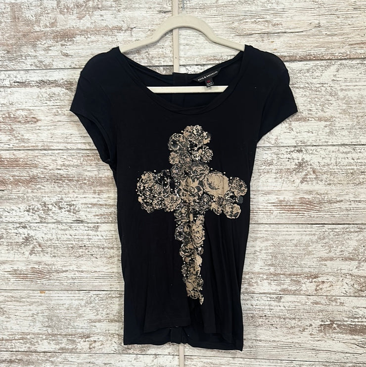 BLACK SHORT SLEEVE TOP