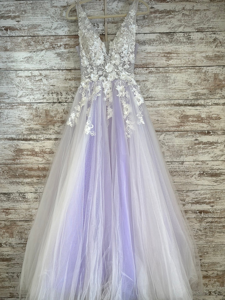 LAVENDER/WHITE FLORAL A LINE