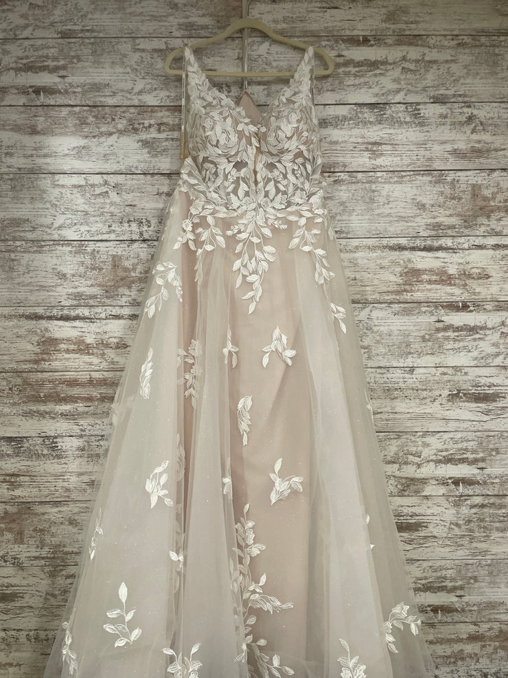 IVORY WEDDING GOWN (NEW) $2500