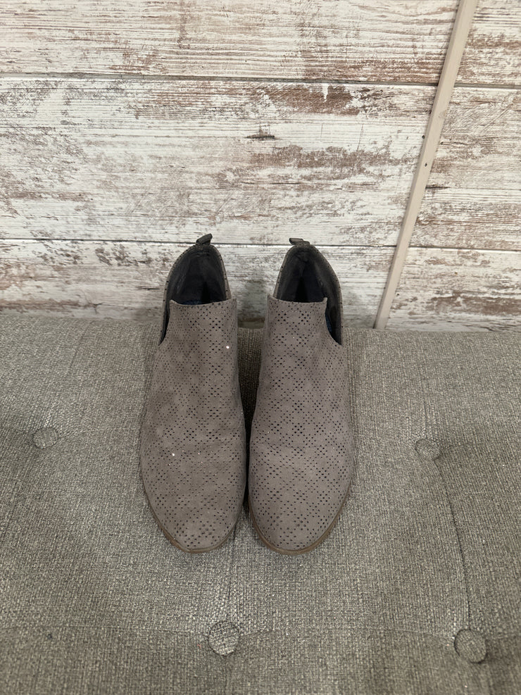 GRAY BOOTIES