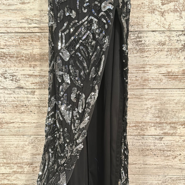 BLACK/SILVER LONG EVENING GOWN