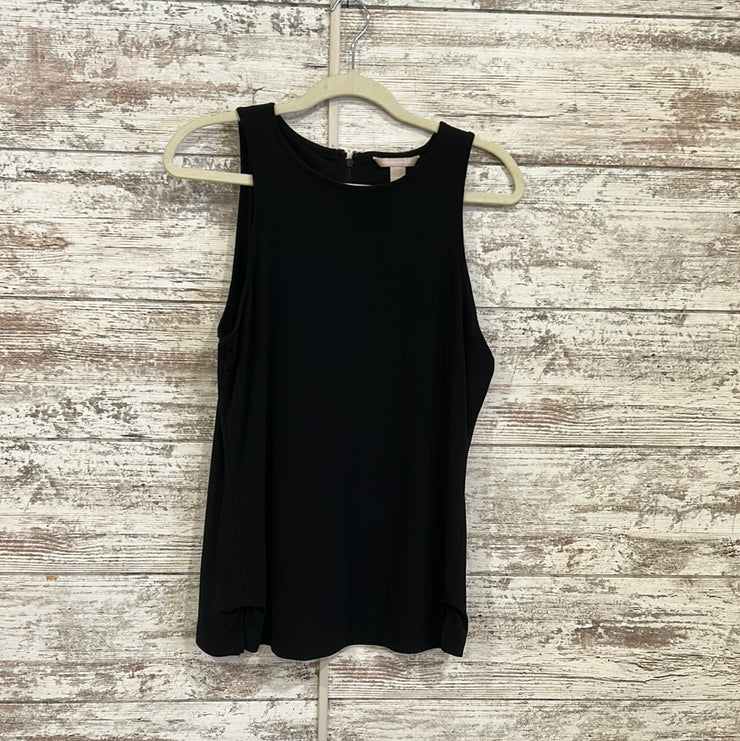 BLACK SLEEVELESS TOP