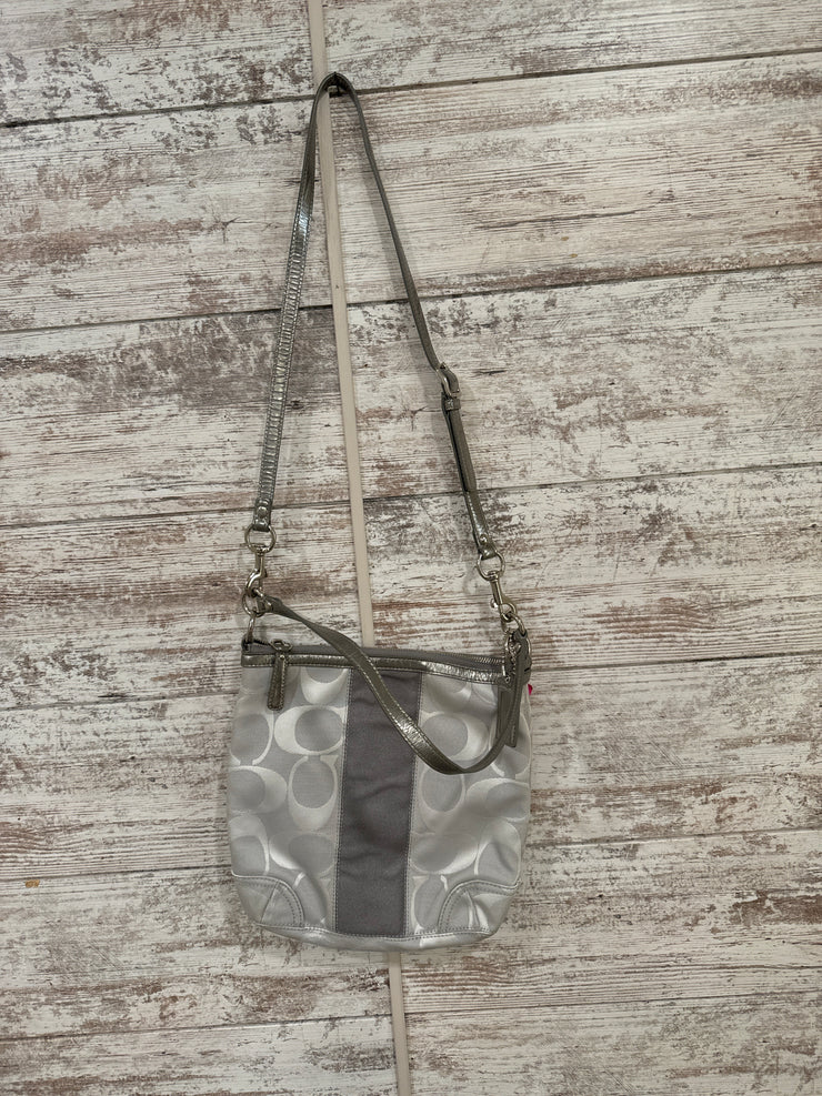 SILVER SIGNATURE CROSSBODY