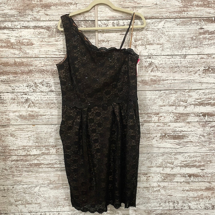 BLACK/NUDE LACE SHORT DRESS