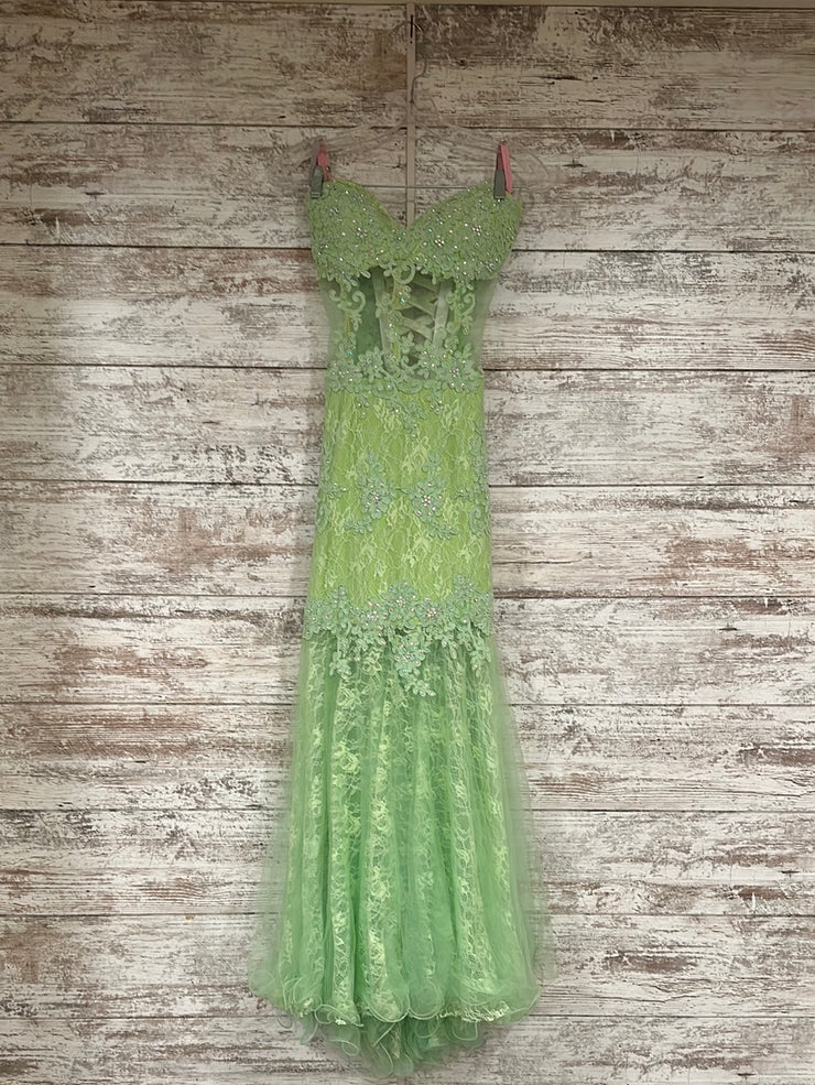 GREEN LACE MERMAID GOWN
