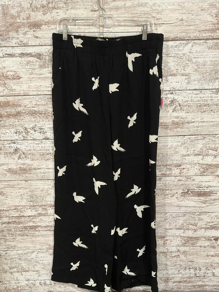 BLACK/WHITE FLOWY PANTS (NEW)