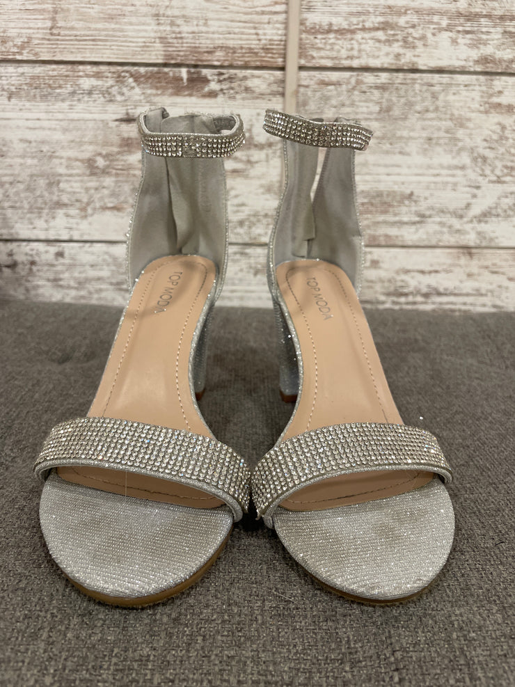 SILVER SPARKLY HEELS