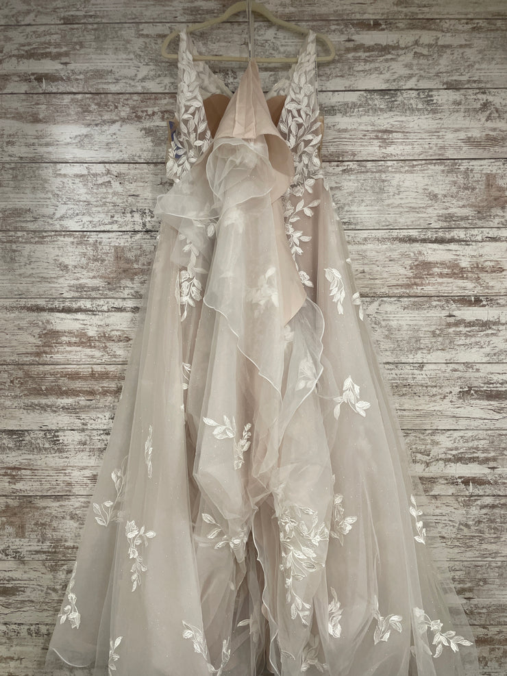 IVORY WEDDING GOWN (NEW) $2500