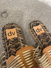 TAN/GOLD SANDALS