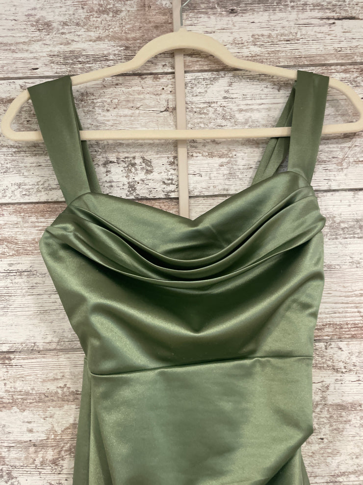 GREEN LONG EVENING GOWN