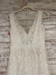 WHITE/FLORAL WEDDING GOWN