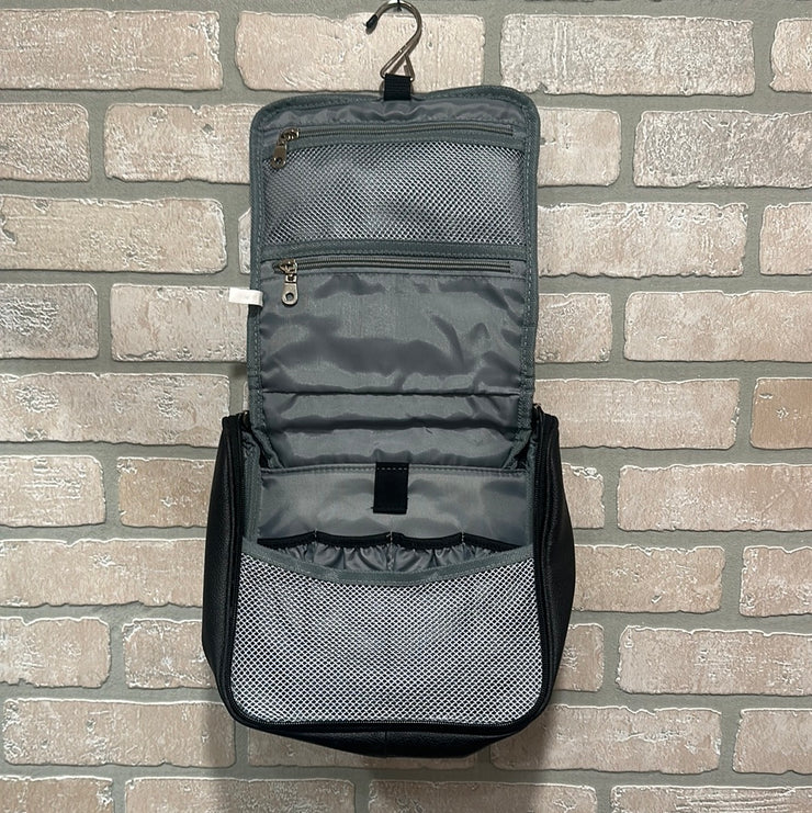 BLACK TOILETRY BAG (NEW)