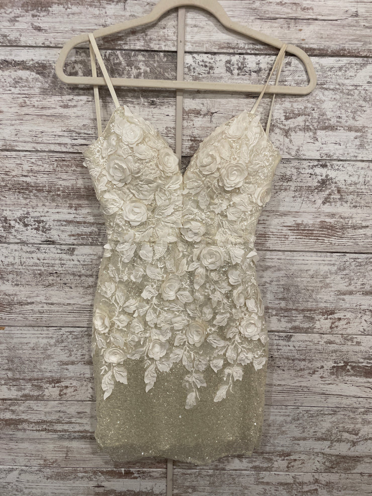 IVORY/FLORAL SHORT DRESS