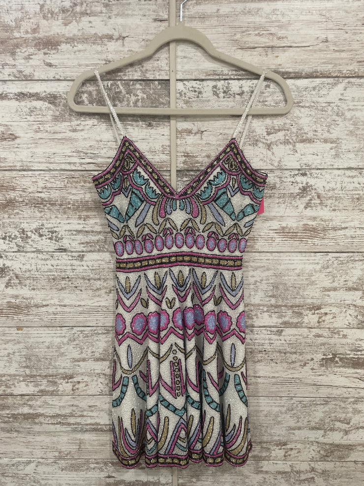 WHITE/FLORAL BEADED SHORT-NEW