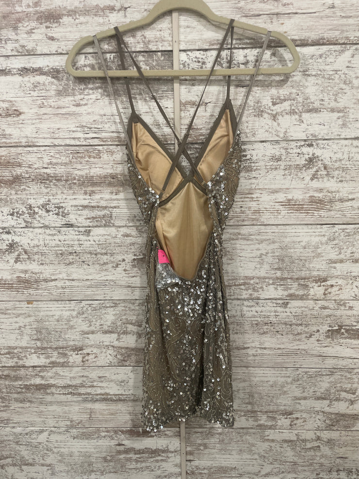 GOLD SPARKLY SHORT DRESS (NEW)
