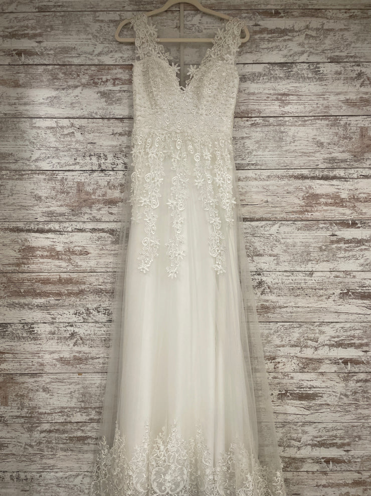 WHITE/FLORAL WEDDING GOWN