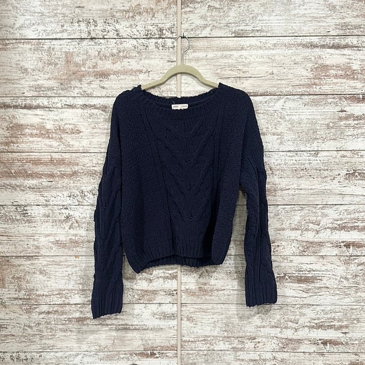 NAVY CROP SWEATER