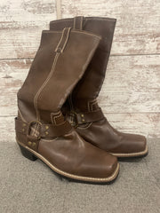 BROWN BOOTS