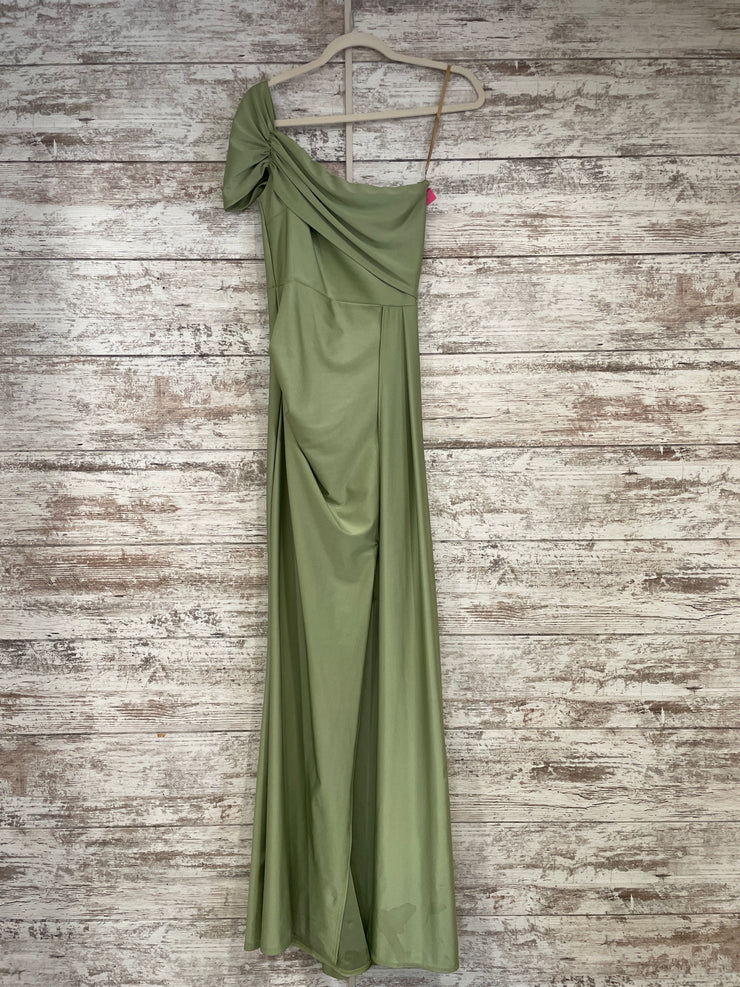 GREEN LONG EVENING GOWN