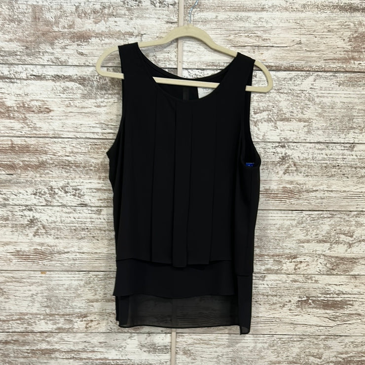 BLACK SLEEVELESS TOP