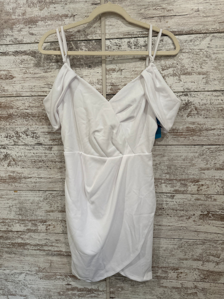 WHITE SHORT DRESS (NEW)