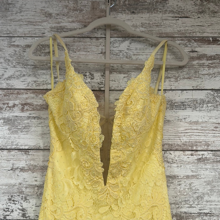 YELLOW LACE MERMAID GOWN