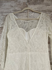 IVORY LACE WEDDING GOWN