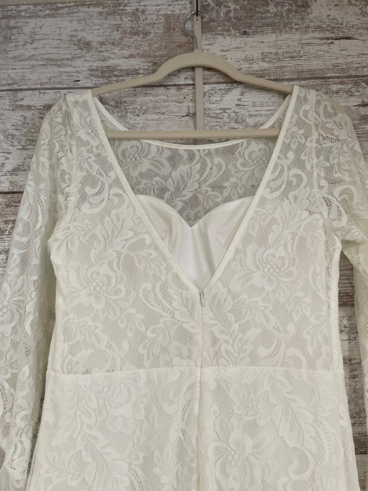 IVORY LACE WEDDING GOWN