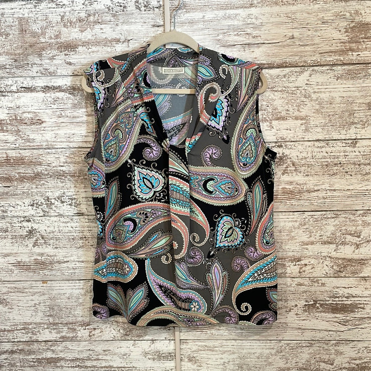 BLACK/GREEN FLORAL SLEEVELESS