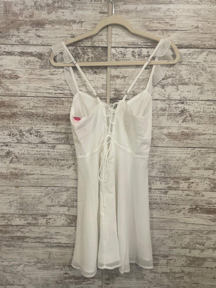 WHITE SHORT DRESS (NEW)