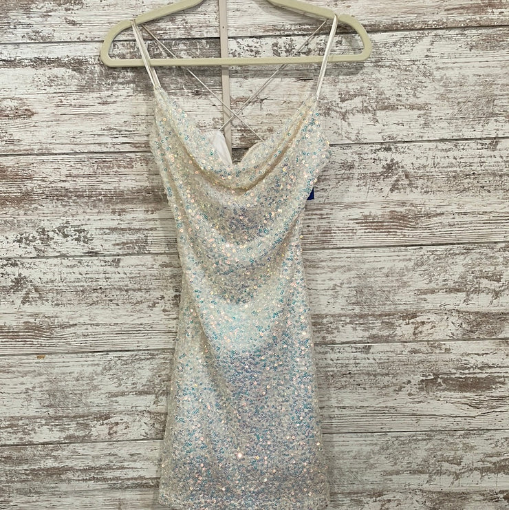 WHITE SPARKLY SHORT DRESS