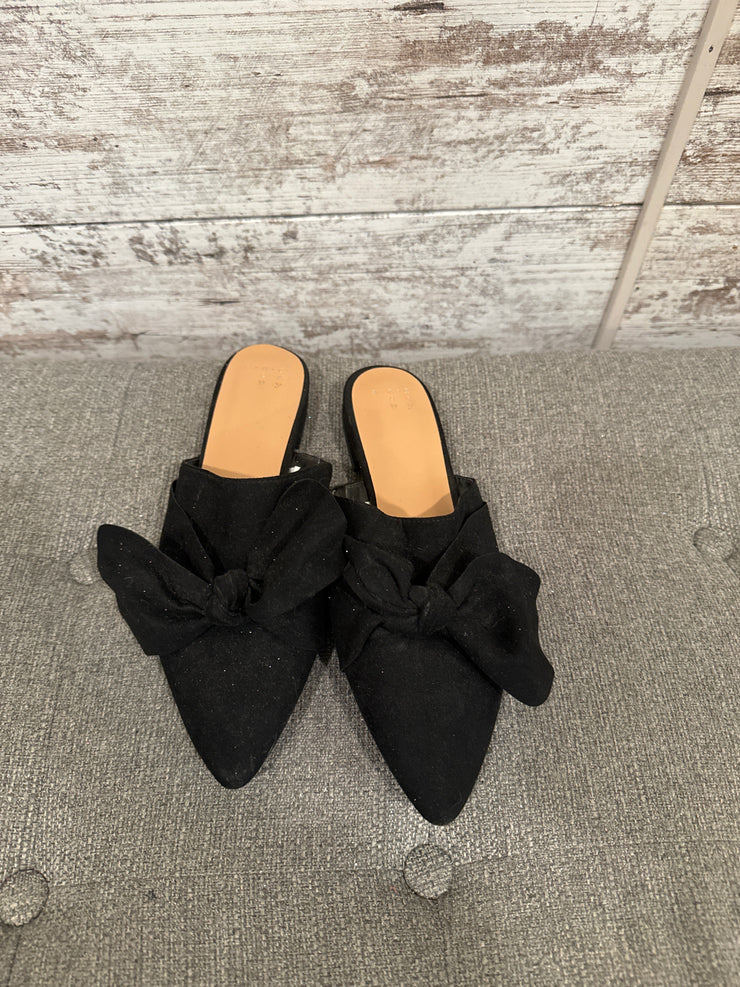 BLACK FLATS W/ BOWS