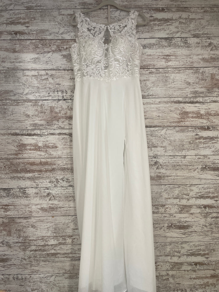 WHITE WEDDING GOWN (NEW)
