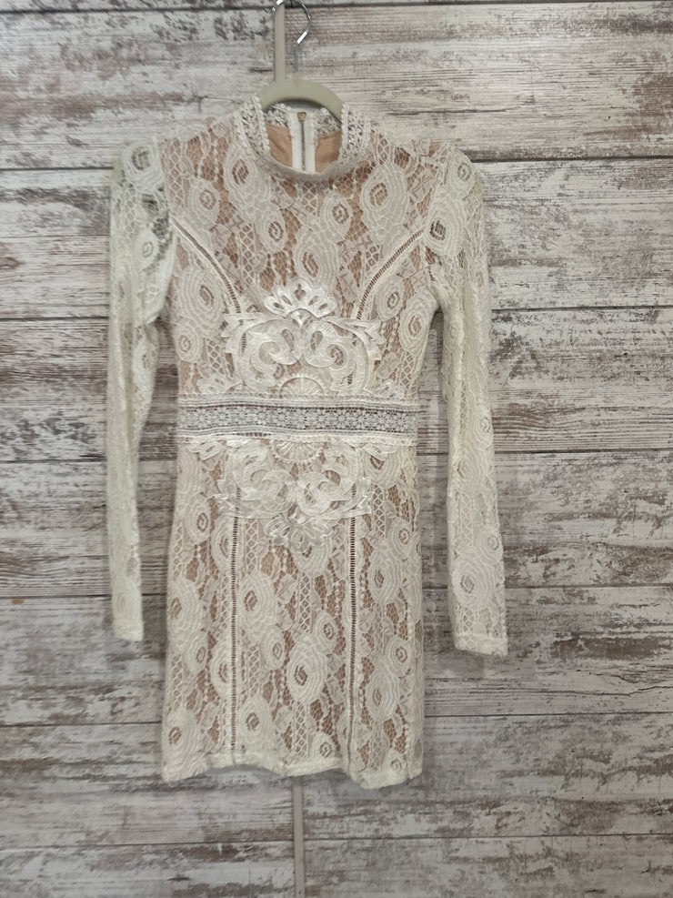 IVORY/LACE SHORT DRESS