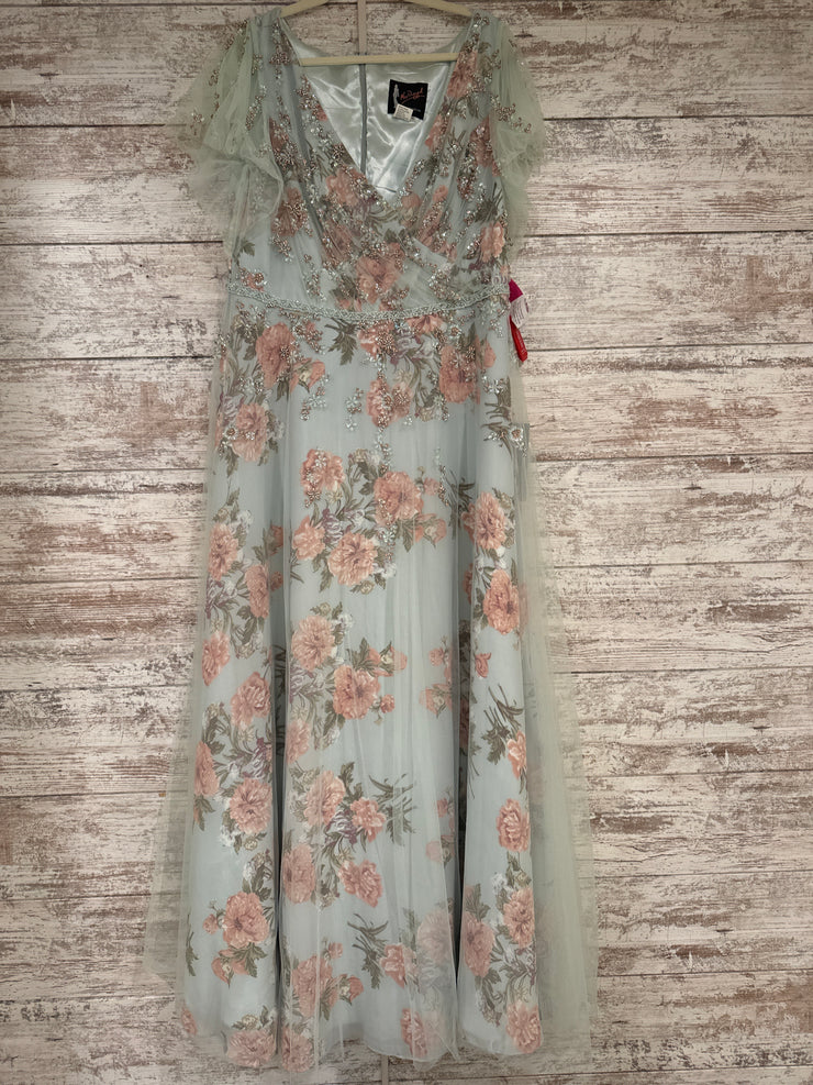 GREEN/FLORAL GOWN (NEW) $798