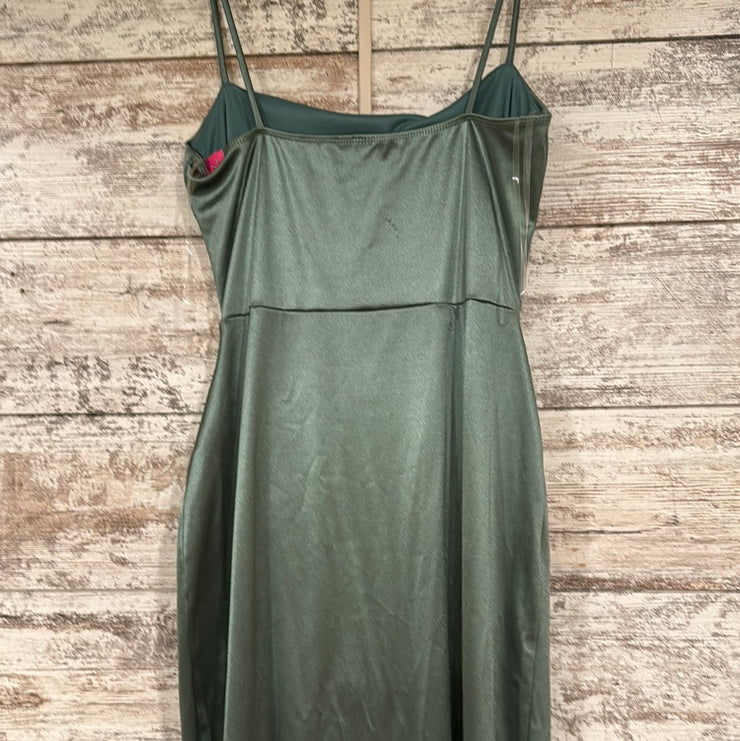 GREEN LONG EVENING GOWN