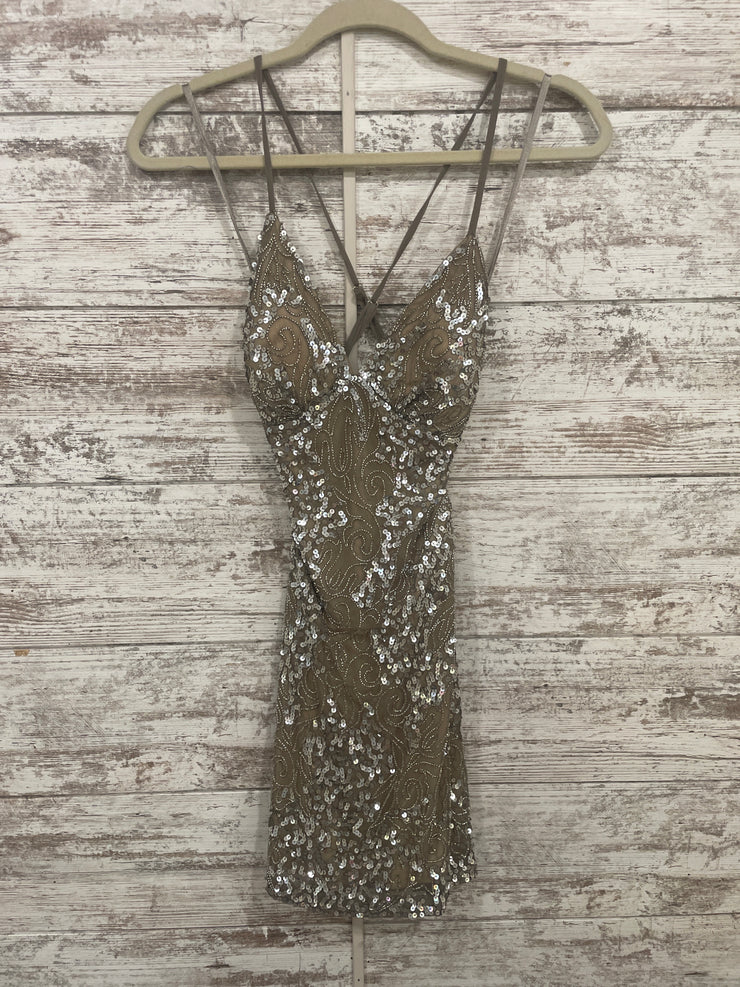 GOLD SPARKLY SHORT DRESS (NEW)