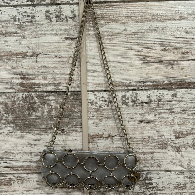 SILVER PURSE W/METAL CIRCLES