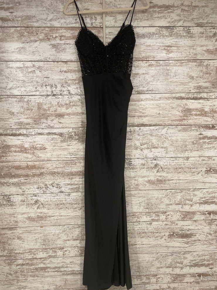 BLACK LONG EVENING GOWN