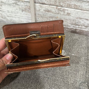 VINTAGE BROWN SIGNATURE KISS LOCK WALLET