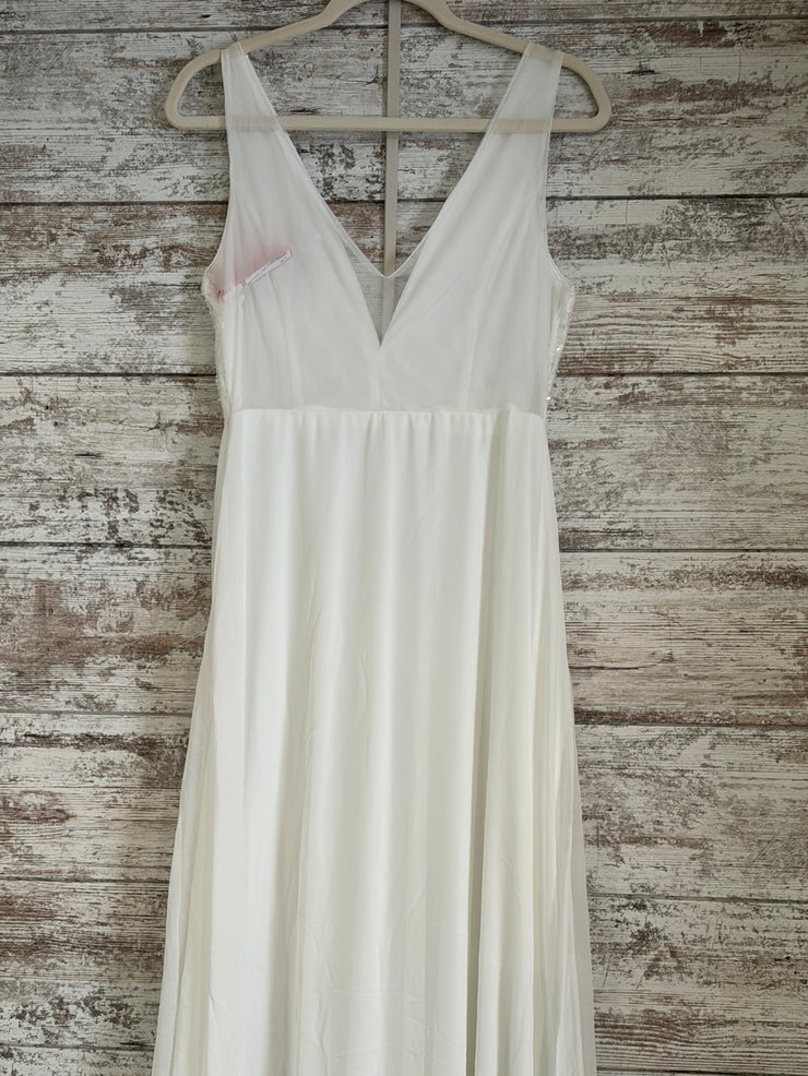 WHITE LONG EVENING GOWN (NEW)