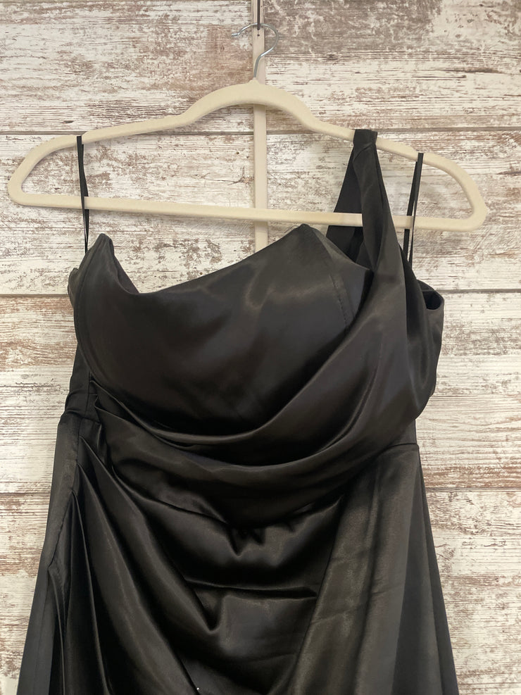 BLACK LONG EVENING GOWN