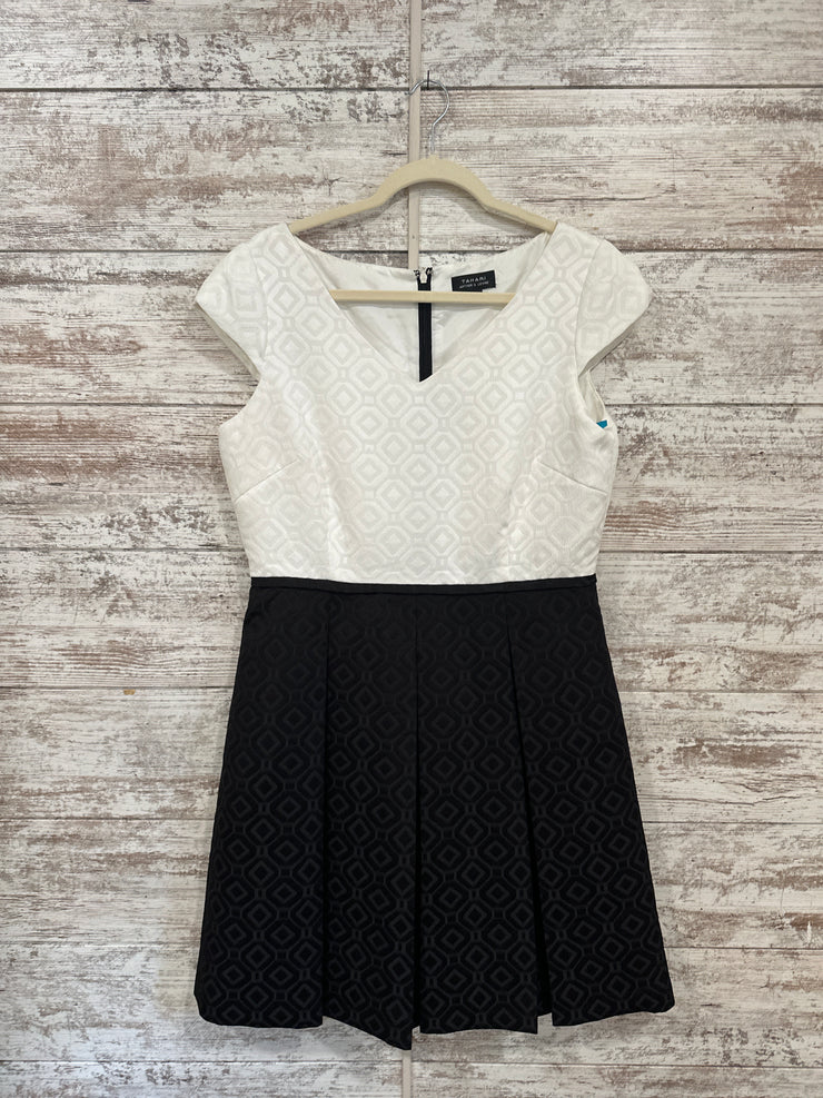 BLACK/WHITE SHORT DRESS $229