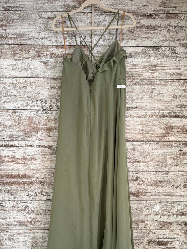 GREEN LONG EVENING GOWN (NEW)