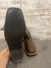 BROWN BOOTS
