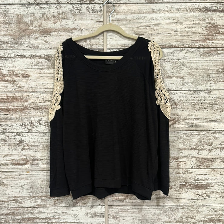 BLACK W/IVORY CROCHET TOP