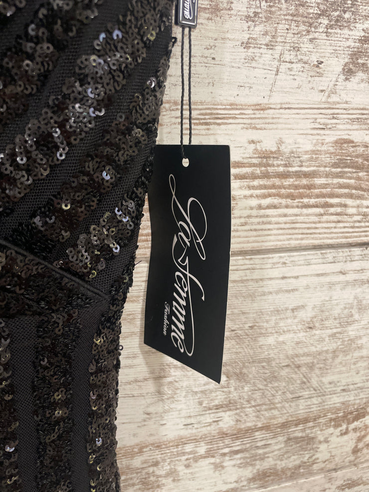 BLACK SPARKLY SHORT DRESS -NEW