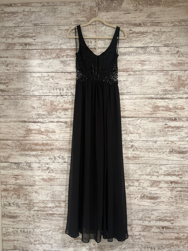 BLACK LONG EVENING GOWN