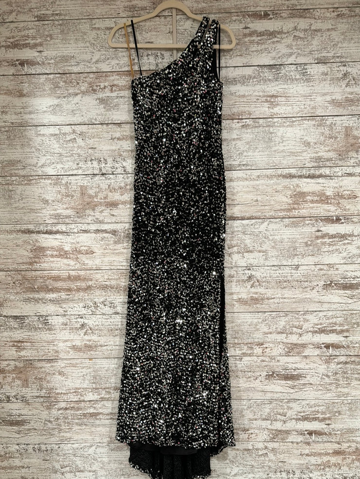 BLACK/SILVER LONG EVENING GOWN